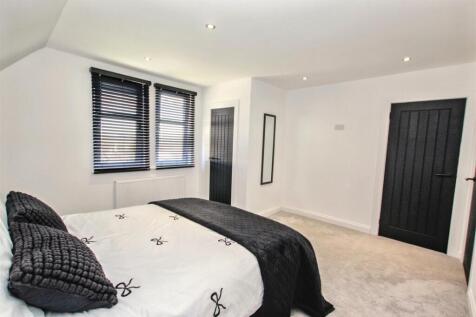 10 - Bedroom One.jpg