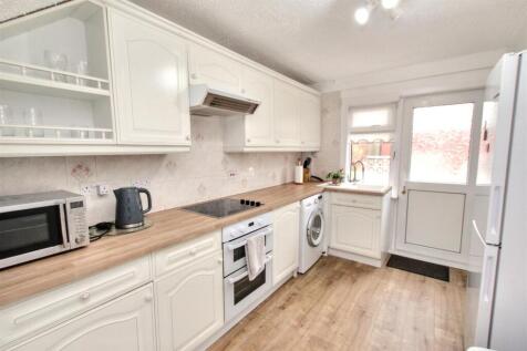 5- Kitchen.jpg