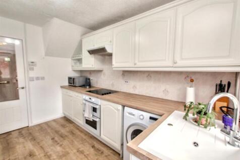 6- Kitchen.jpg
