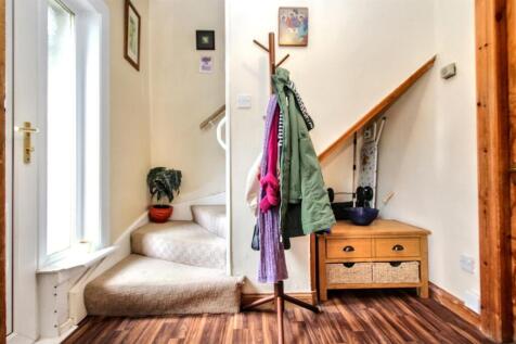2- Hallway.jpg