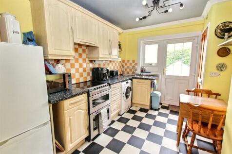 5- Kitchen.jpg