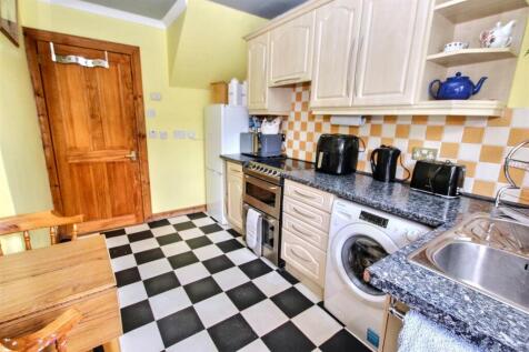 6- Kitchen.jpg