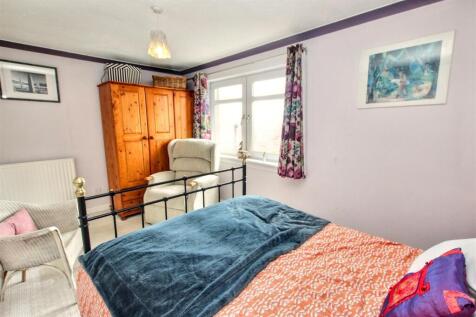 11-Bedroom One.jpg