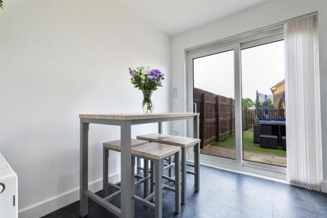 7-Dining Area.jpg