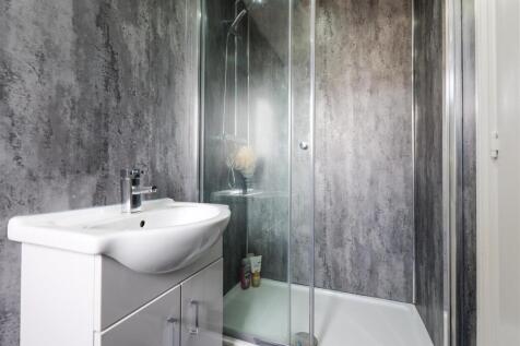 12- Ensuite.jpg