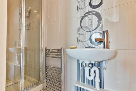 18- Ensuite.jpg