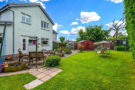 24-Rear Garden.jpg
