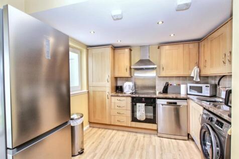 3- Kitchen.jpg
