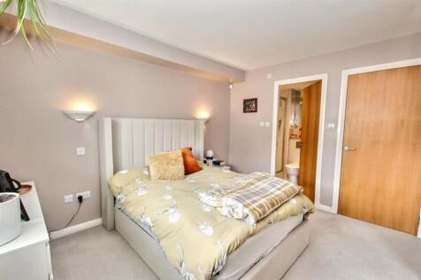 9- Bedroom One.jpg