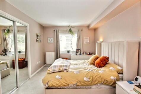 10- Bedroom One.jpg