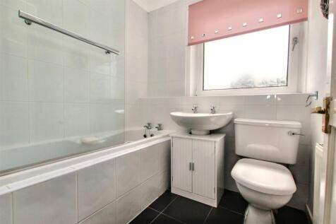 9- Bathroom.jpg