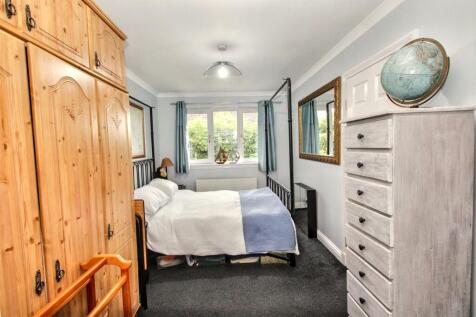 10- Bedroom One.jpg