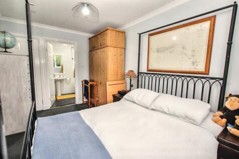 11- Bedroom One.jpg