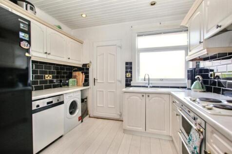 7- Kitchen.jpg