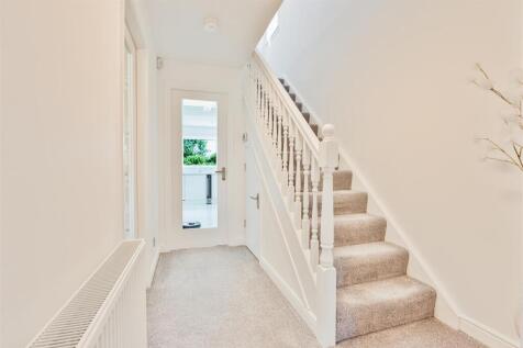 3- Hallway.jpg