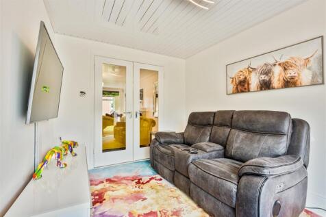 11- Sitting Room.jpg