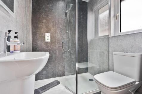 18- Ensuite.jpg