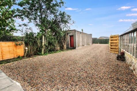 19- Rear Garden.jpg