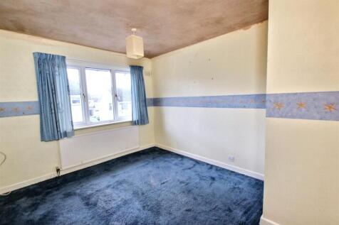 10- Bedroom One.jpg