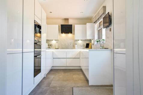 7- Kitchen.jpg