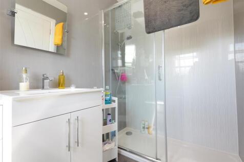 12- Shower Room.jpg