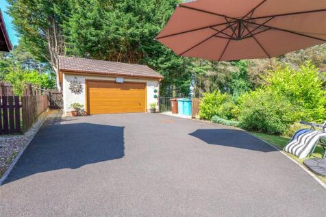 17- Garage.jpg