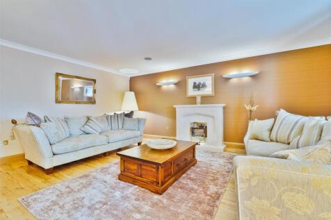 12- Formal Lounge.jpg