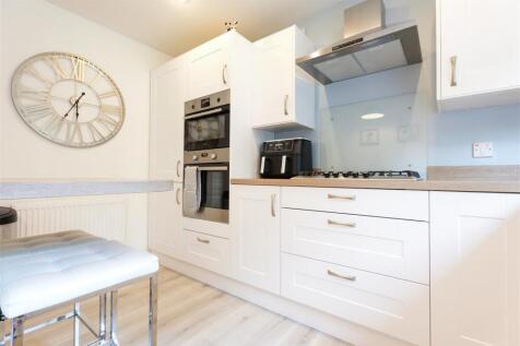 6 - Kitchen.jpg