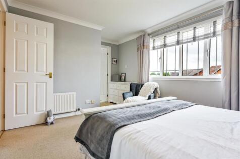 15- Bedroom One.jpg