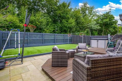 25- Rear Garden.jpg
