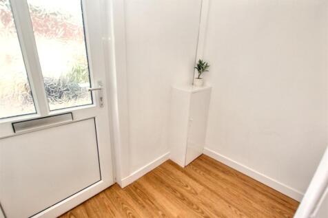 2- Vestibule.jpg