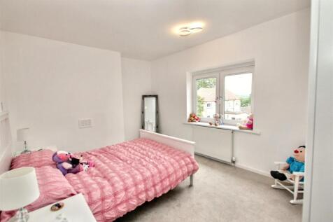 12- Bedroom One.jpg