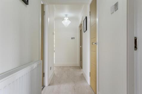 10- Hallway.jpg