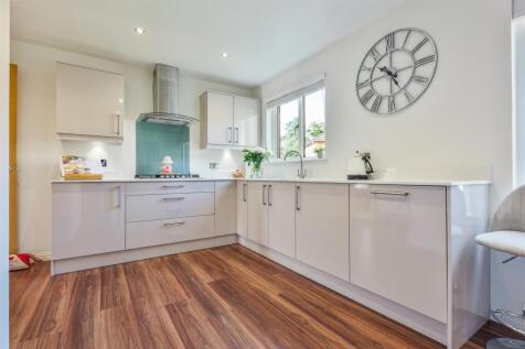 7- Kitchen.jpg
