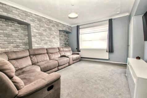 2- Lounge.jpg