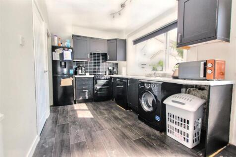 4- Kitchen.jpg