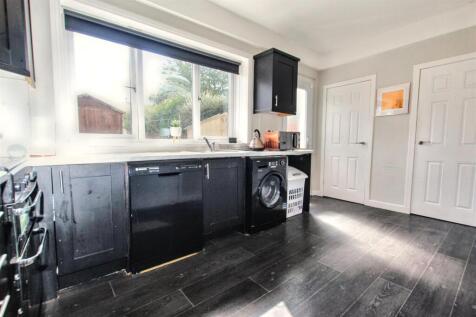5- Kitchen.jpg
