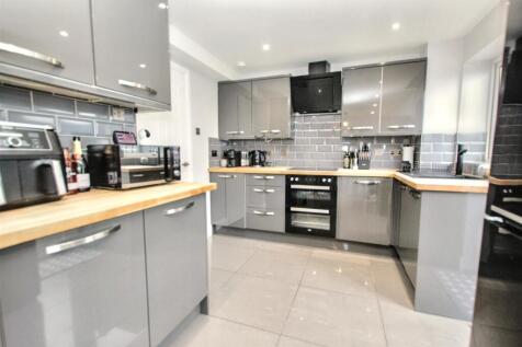 4- Kitchen.jpg