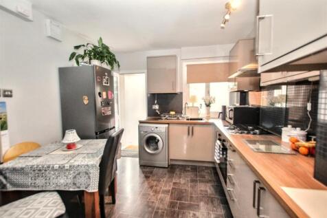 8- Kitchen.jpg