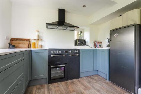 7- Kitchen.jpg