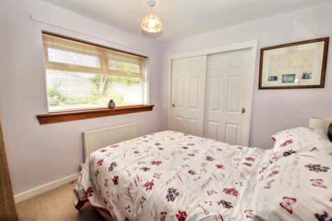 12- Bedroom.jpg
