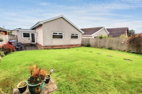 17- Rear Garden.jpg