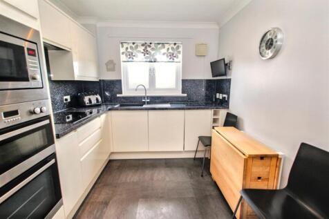 10- Kitchen.jpg
