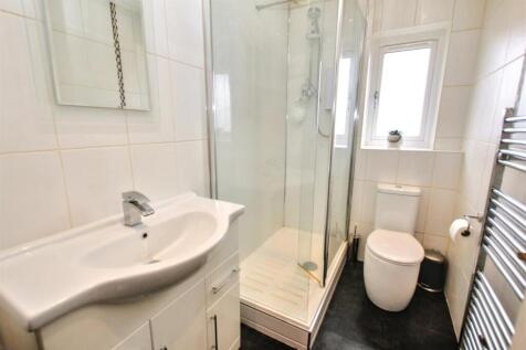 11- Shower Room.jpg