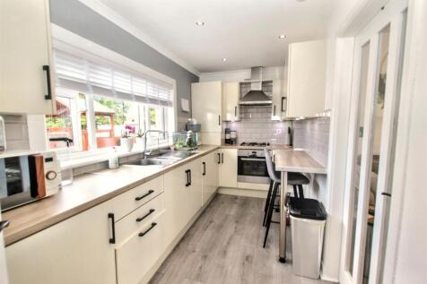 4- KItchen.jpg