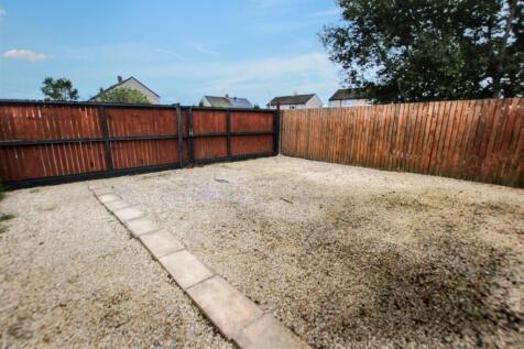 20- Driveway.jpg