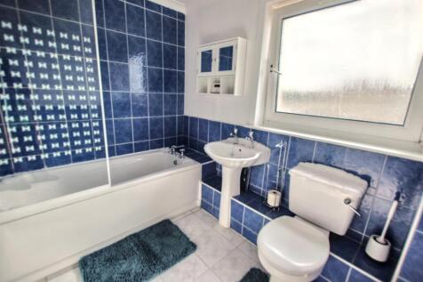 7- Bathroom.jpg