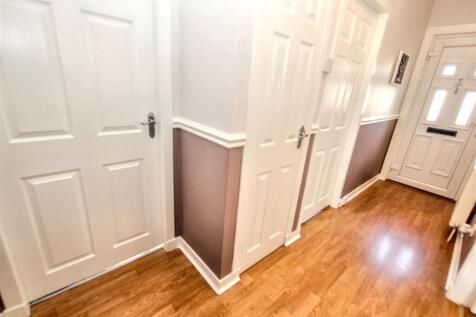 3- Hallway.jpg