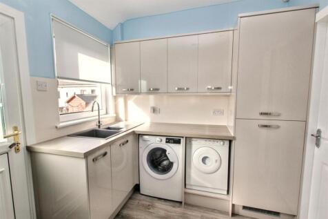 7- Kitchen.jpg