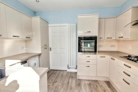 8- Kitchen.jpg